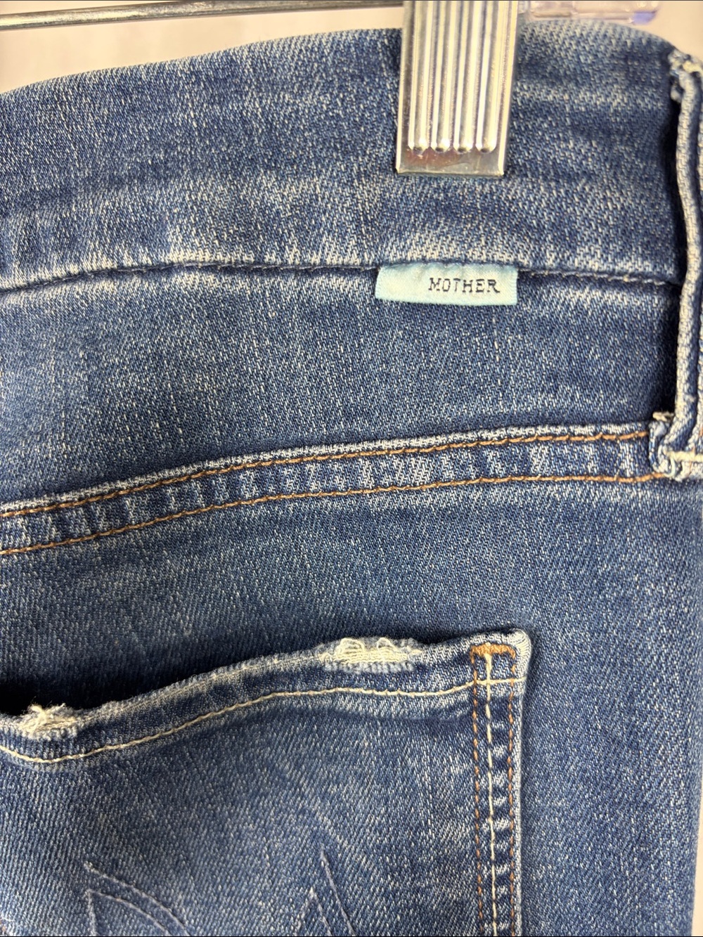 Mother The Looker Skinny Jeans in Turn of Tide. - Picture 9 of 14